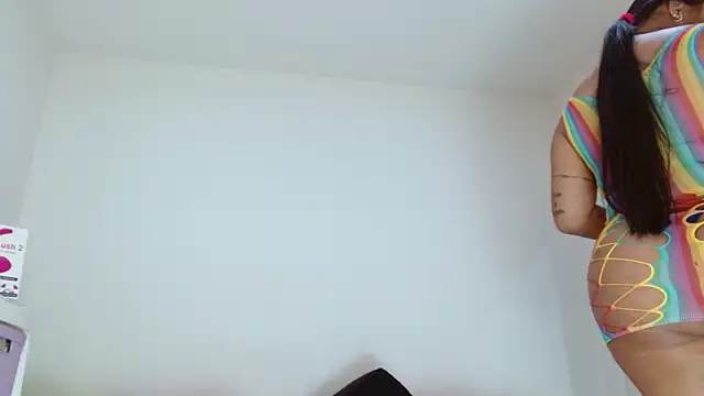 sashacreamy  online show from 10/24/25, 11:01