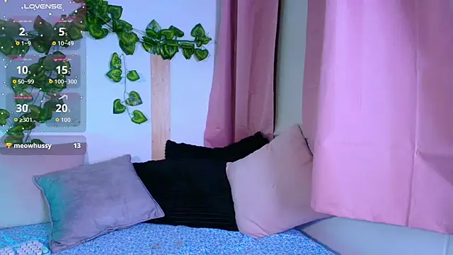 Snapshot of tati_cardenas chatting on 02/15/26, 05:26 tati cardenas online show from 02/15/26, 05:26