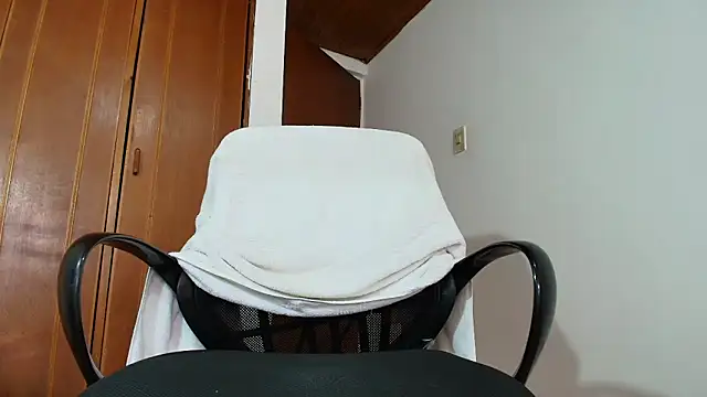 Snapshot of sam_her chatting on 04/10/26, 09:08 sam her online show from 04/10/26, 09:08