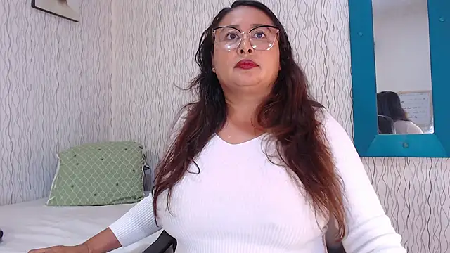 NadiaWhite online show from 02/14/25, 06:29