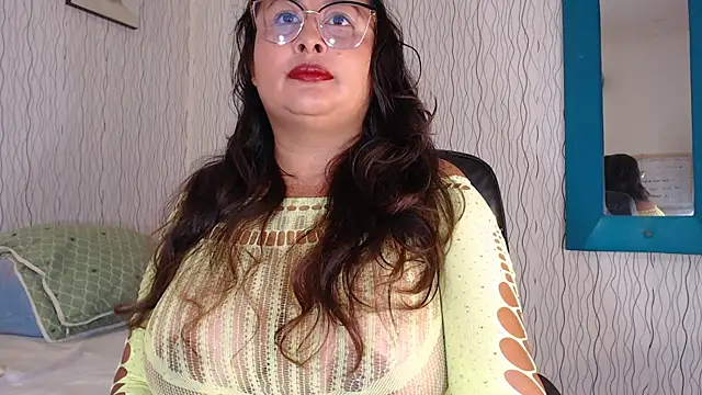 NadiaWhite online show from 10/04/25, 11:52