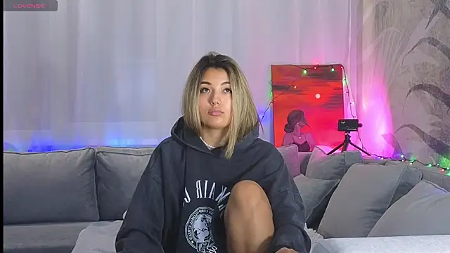 lily  foster online show from 12/13/24, 06:49