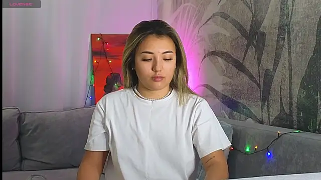 lily  foster online show from 12/23/24, 02:28