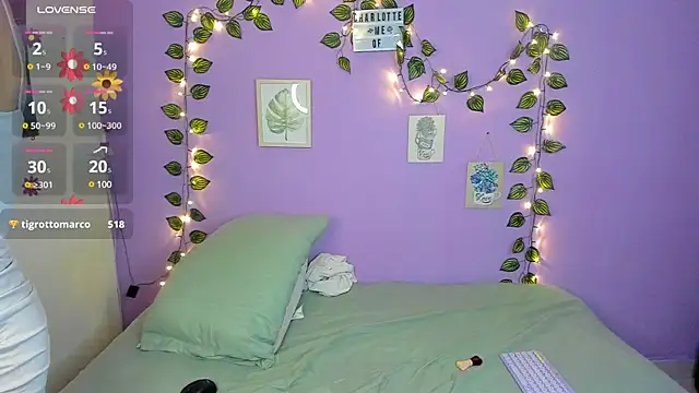 charlottte queen online show from 02/11/25, 09:14