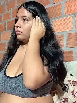 moncerrat luna online show from 12/18/24, 12:07