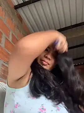 moncerrat luna online show from 02/19/25, 01:39