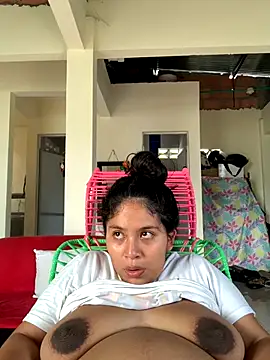 moncerrat luna online show from 09/30/25, 09:09