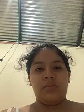 Snapshot of moncerrat_luna chatting on 11/11/25, 12:21 moncerrat luna online show from 11/11/25, 12:21