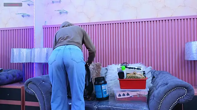 Snapshot of Emiily_Scott1 chatting on 01/13/25, 12:35 Emiily Scott1 online show from 01/13/25, 12:35