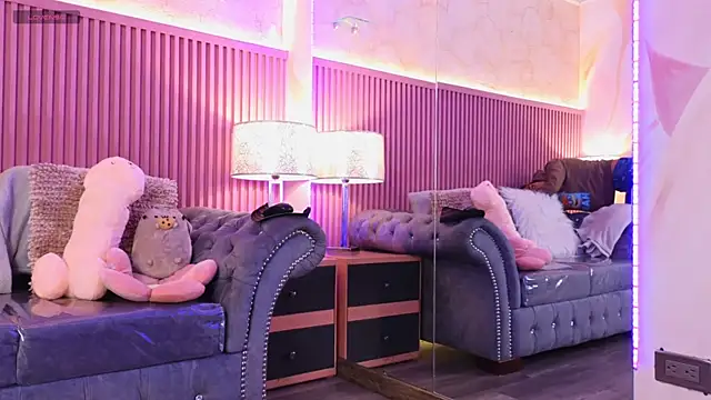 Snapshot of Emiily_Scott1 chatting on 01/14/25, 12:45 Emiily Scott1 online show from 01/14/25, 12:45