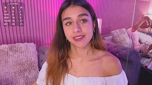 Snapshot of Emiily_Scott1 chatting on 01/15/25, 06:19 Emiily Scott1 online show from 01/15/25, 06:19