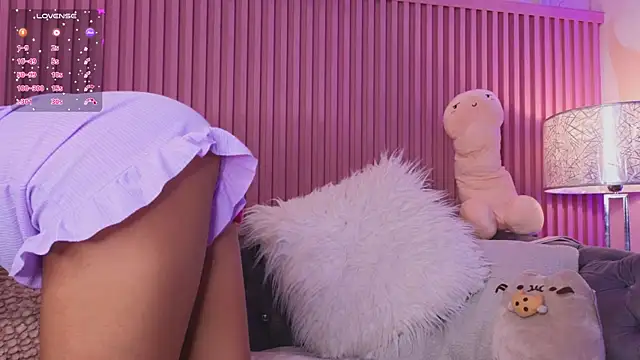 Snapshot of Emiily_Scott1 chatting on 01/16/25, 03:56 Emiily Scott1 online show from 01/16/25, 03:56