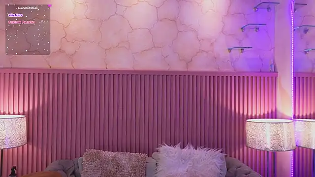 Snapshot of Emiily_Scott1 chatting on 01/16/25, 06:59 Emiily Scott1 online show from 01/16/25, 06:59