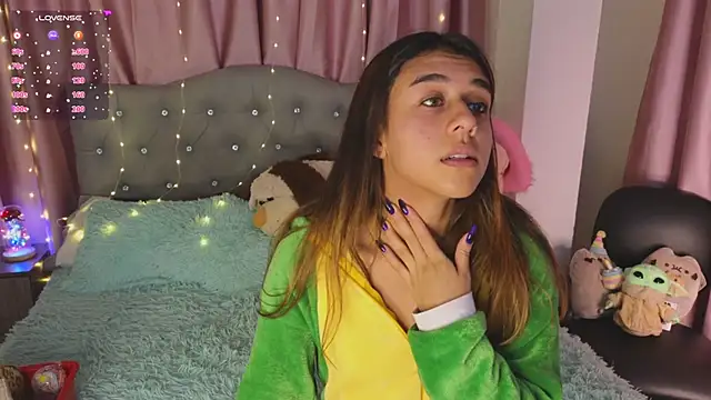 Snapshot of Emiily_Scott1 chatting on 01/24/25, 12:09 Emiily Scott1 online show from 01/24/25, 12:09