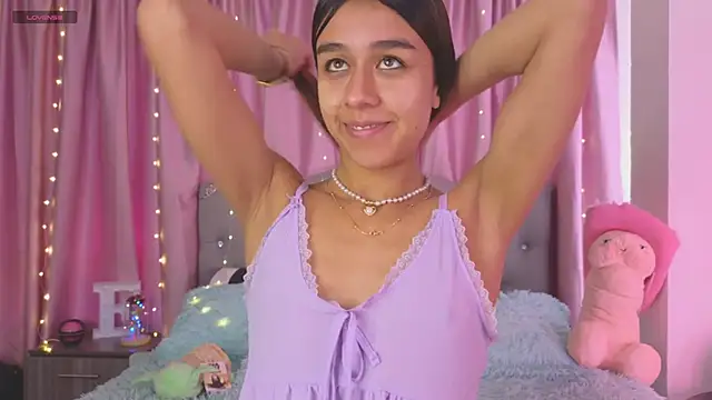 Snapshot of Emiily_Scott1 chatting on 02/03/25, 02:02 Emiily Scott1 online show from 02/03/25, 02:02