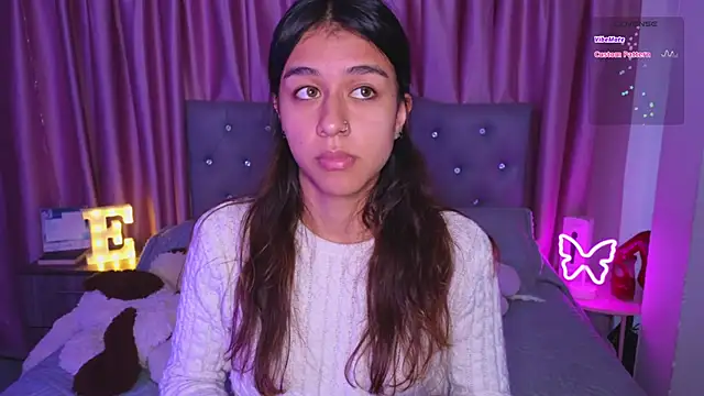 Snapshot of Emiily_Scott1 chatting on 10/28/25, 10:23 Emiily Scott1 online show from 10/28/25, 10:23