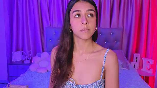 Snapshot of Emiily_Scott1 chatting on 01/06/26, 12:36 Emiily Scott1 online show from 01/06/26, 12:36