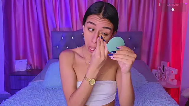 Snapshot of Emiily_Scott1 chatting on 01/08/26, 03:58 Emiily Scott1 online show from 01/08/26, 03:58