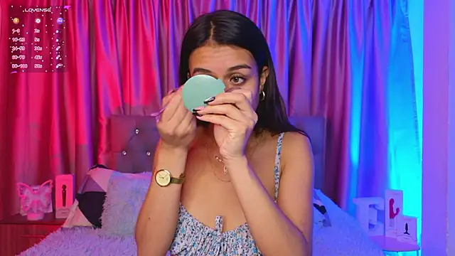 Snapshot of Emiily_Scott1 chatting on 03/13/26, 12:06 Emiily Scott1 online show from 03/13/26, 12:06