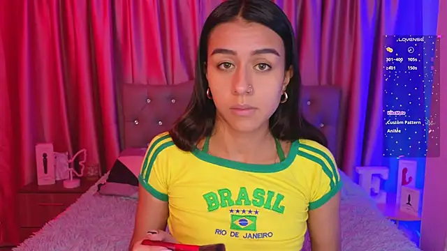 Snapshot of Emiily_Scott1 chatting on 04/02/26, 11:57 Emiily Scott1 online show from 04/02/26, 11:57