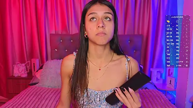 Snapshot of Emiily_Scott1 chatting on 04/03/26, 07:34 Emiily Scott1 online show from 04/03/26, 07:34