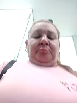 Snapshot of HORNY_MATURE25 chatting on 01/13/25, 08:37 HORNY MATURE25 online show from 01/13/25, 08:37