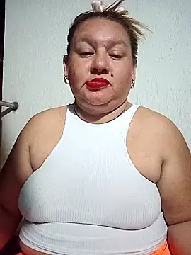 Snapshot of HORNY_MATURE25 chatting on 01/26/25, 01:52 HORNY MATURE25 online show from 01/26/25, 01:52