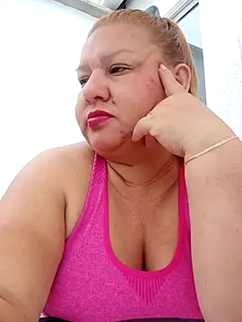 Snapshot of HORNY_MATURE25 chatting on 03/05/25, 07:27 HORNY MATURE25 online show from 03/05/25, 07:27