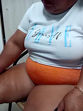 Snapshot of HORNY_MATURE25 chatting on 09/09/25, 02:44 HORNY MATURE25 online show from 09/09/25, 02:44