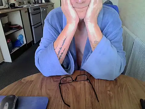 Snapshot of daddyflash chatting on 03/14/26, 10:10 daddyflash online show from 03/14/26, 10:10