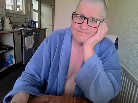 Snapshot of daddyflash chatting on 04/08/26, 09:20 daddyflash online show from 04/08/26, 09:20