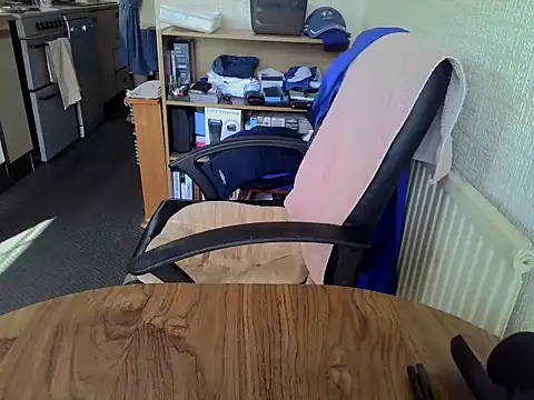 Snapshot of daddyflash chatting on 04/21/26, 09:15 daddyflash online show from 04/21/26, 09:15