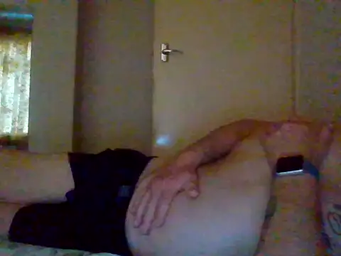 Snapshot of daddyflash chatting on 05/27/26, 04:42 daddyflash online show from 05/27/26, 04:42