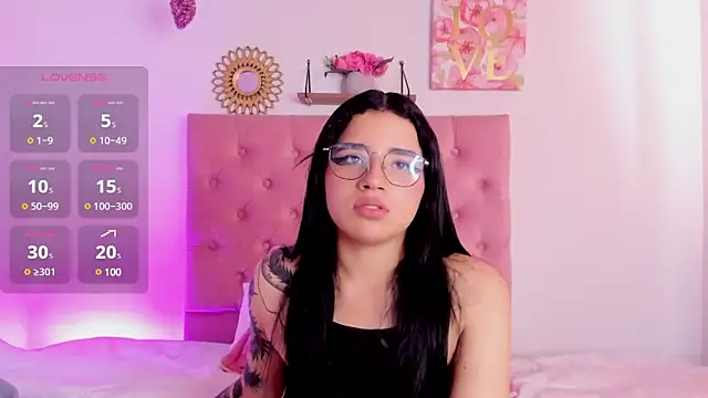 Snapshot of aliice_walker_ chatting on 12/02/24, 06:54 aliice walker online show from 12/02/24, 06:54