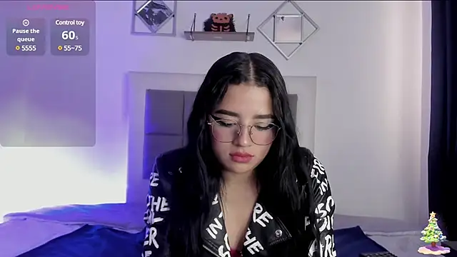 Snapshot of aliice_walker_ chatting on 01/13/25, 04:19 aliice walker online show from 01/13/25, 04:19