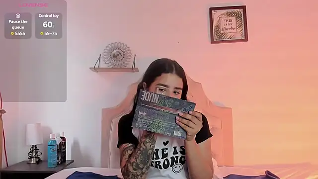 Snapshot of aliice_walker_ chatting on 01/27/25, 02:46 aliice walker online show from 01/27/25, 02:46