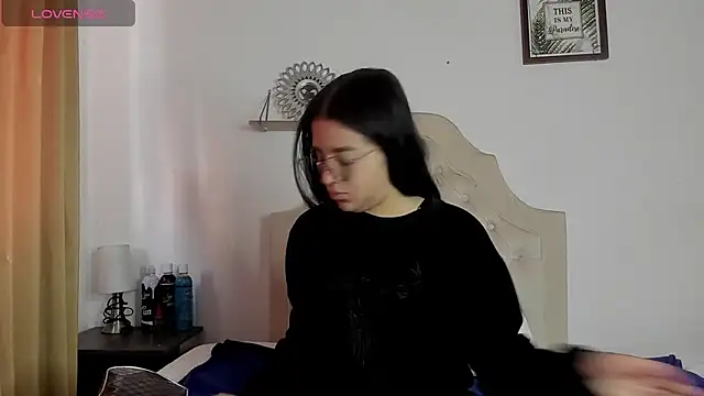 Snapshot of aliice_walker_ chatting on 02/01/25, 01:30 aliice walker online show from 02/01/25, 01:30