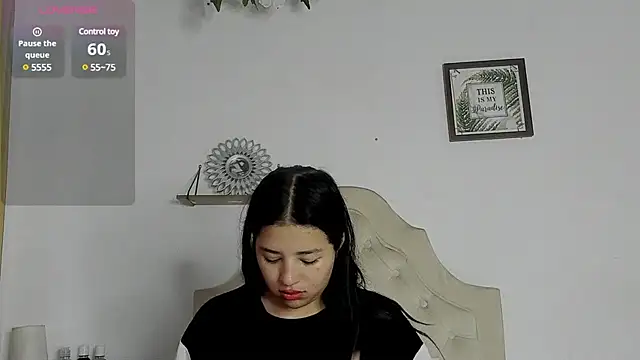 Snapshot of aliice_walker_ chatting on 02/03/25, 12:14 aliice walker online show from 02/03/25, 12:14