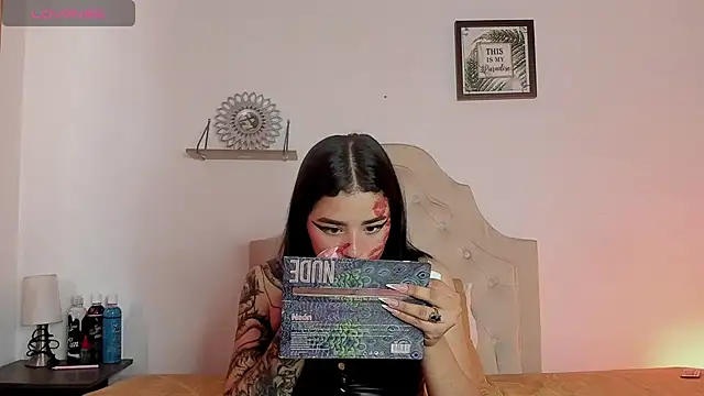 Snapshot of aliice_walker_ chatting on 02/10/25, 06:35 aliice walker online show from 02/10/25, 06:35