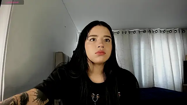 Snapshot of aliice_walker_ chatting on 11/07/25, 03:12 aliice walker online show from 11/07/25, 03:12