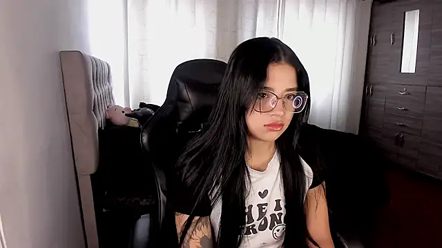 aliice walker  online show from 02/11/26, 04:56