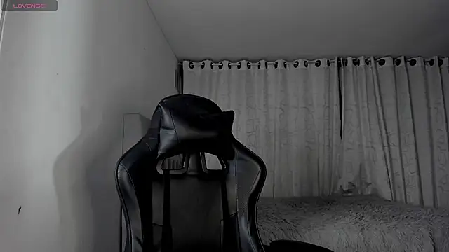aliice walker  online show from 08/04/26, 03:32