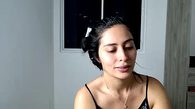 Snapshot of Sophie__Foxxx chatting on 01/28/25, 01:08 Sophie  Foxxx online show from 01/28/25, 01:08