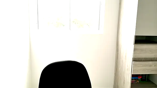 Snapshot of Sophie__Foxxx chatting on 01/28/25, 09:40 Sophie  Foxxx online show from 01/28/25, 09:40