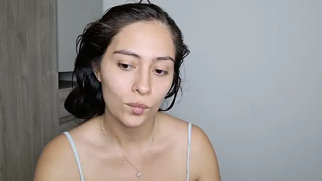 Snapshot of Sophie__Foxxx chatting on 02/14/25, 12:19 Sophie  Foxxx online show from 02/14/25, 12:19