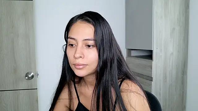 Snapshot of Sophie__Foxxx chatting on 02/19/25, 12:00 Sophie  Foxxx online show from 02/19/25, 12:00