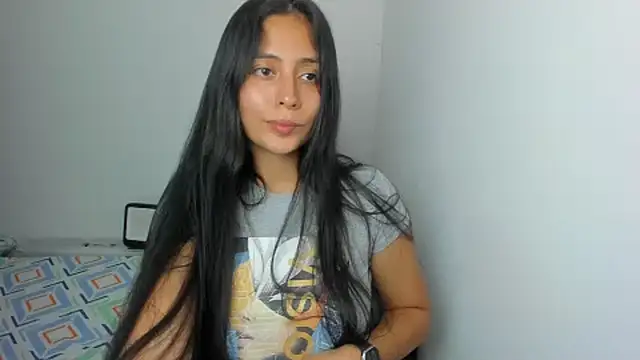 Snapshot of Sophie__Foxxx chatting on 02/20/25, 04:07 Sophie  Foxxx online show from 02/20/25, 04:07