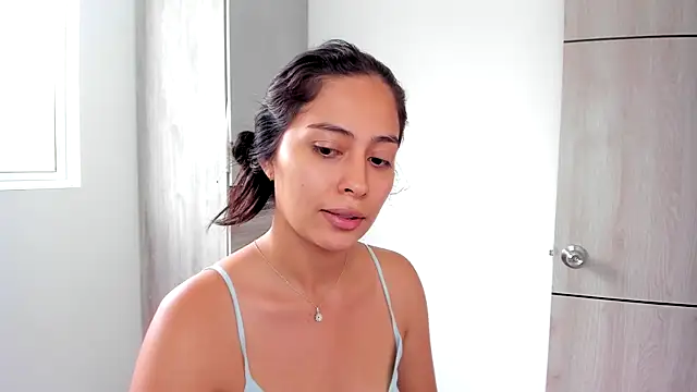 Snapshot of Sophie__Foxxx chatting on 02/21/25, 05:31 Sophie  Foxxx online show from 02/21/25, 05:31