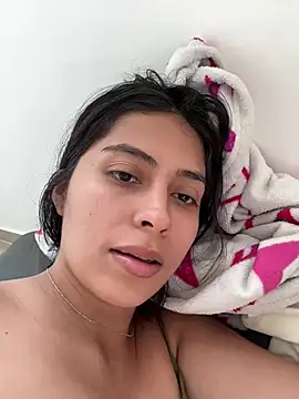 Snapshot of Sophie__Foxxx chatting on 03/04/25, 08:38 Sophie  Foxxx online show from 03/04/25, 08:38