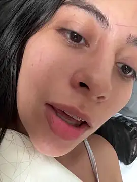 Snapshot of Sophie__Foxxx chatting on 03/06/25, 12:52 Sophie  Foxxx online show from 03/06/25, 12:52